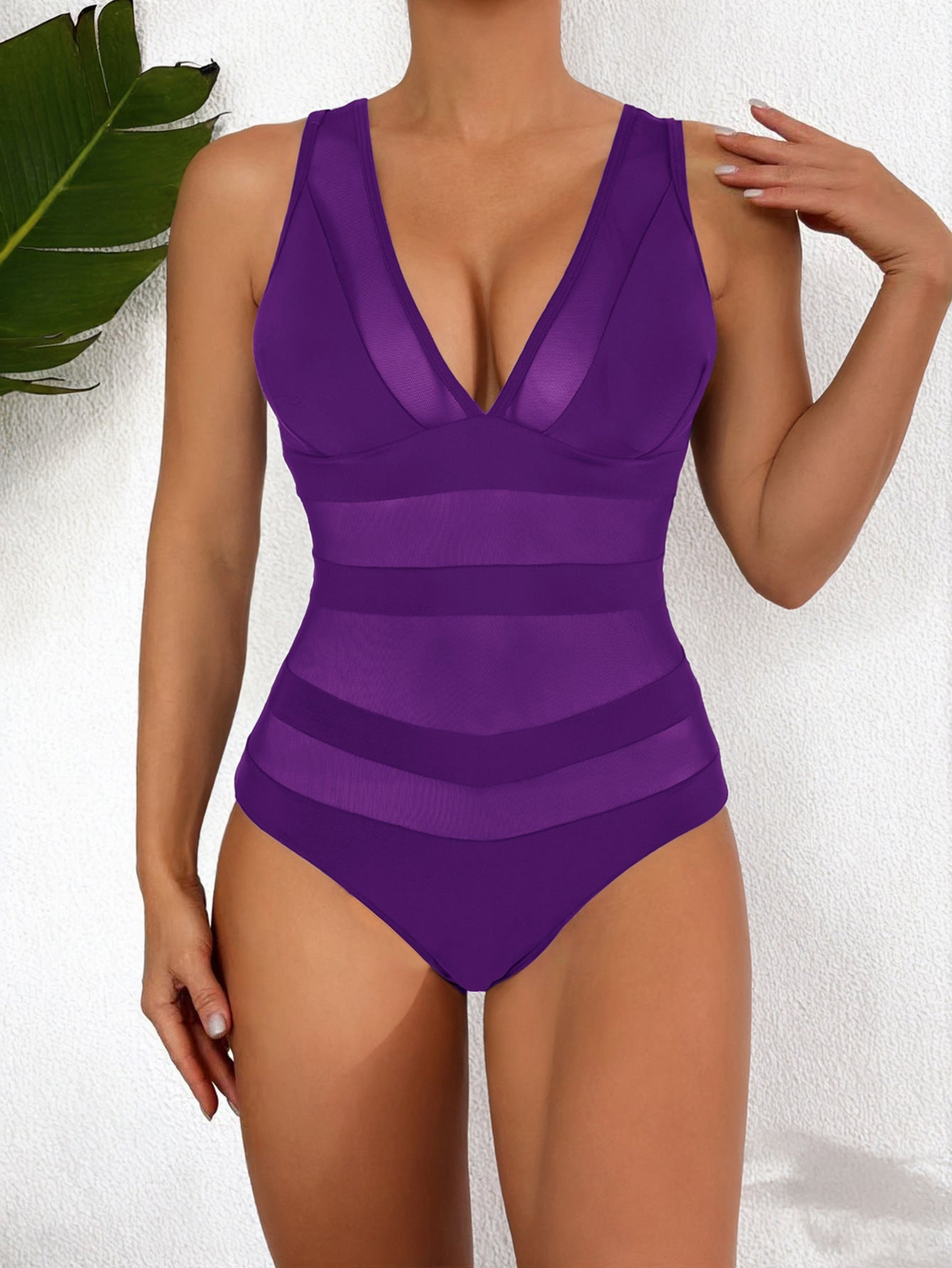 Maillot de bain une pièce flatteur avec des panneaux transparents subtils - ClaretteClarette