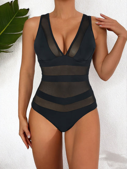 Maillot de bain une pièce flatteur avec des panneaux transparents subtils - ClaretteClarette